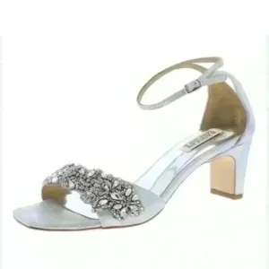 NWOT Badgley Mischka Alison Women Leather Ankle Strap Heel Sandals