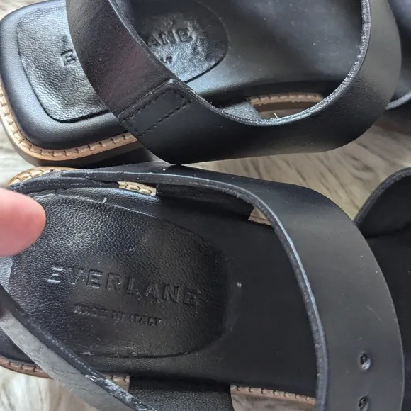 NWOT Everlane The Italian Leather Buckle Heel in Black