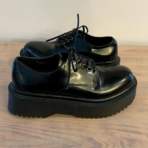 NWOT Jeffrey Campbell Platform Black Lace-Up Shoes