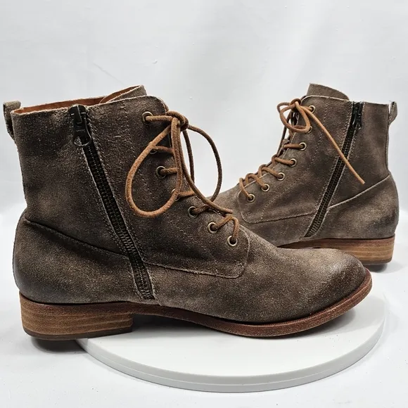 NWOT Kork-Ease Violeta Boot Bootie Lace-Up Burnished Leather Taupe Distress 9.5
