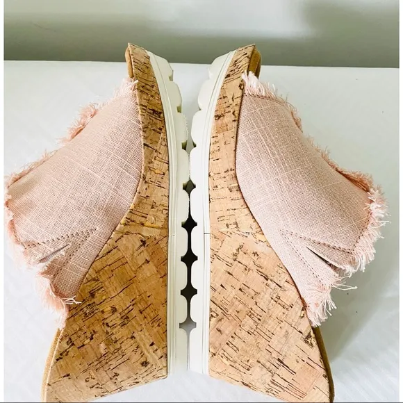 NWOT MINNETONKA Pink York Blush Wedge Sandals Size 9