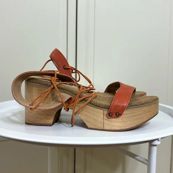 NWOT NEW Free People Aurora Wrap Clogs Size 9.5