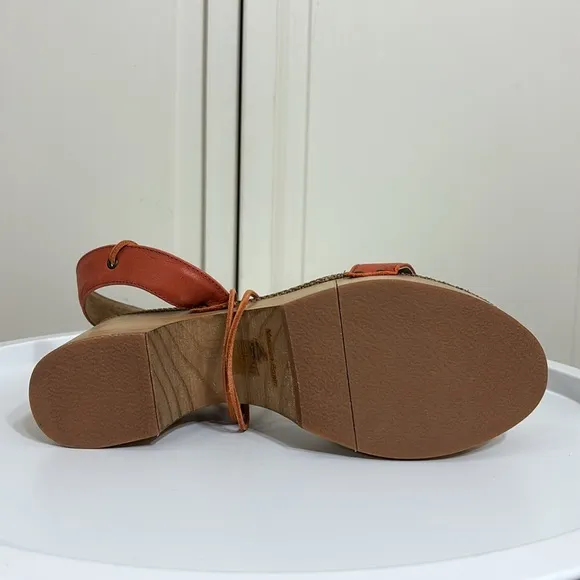 NWOT NEW Free People Aurora Wrap Clogs Size 9.5