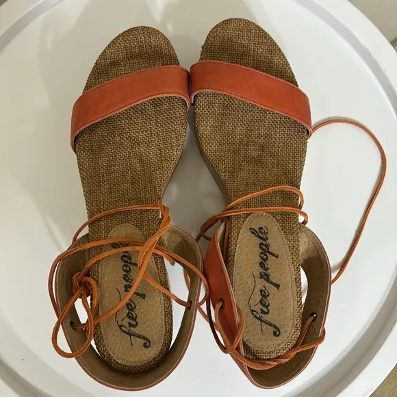 NWOT NEW Free People Aurora Wrap Clogs Size 9.5