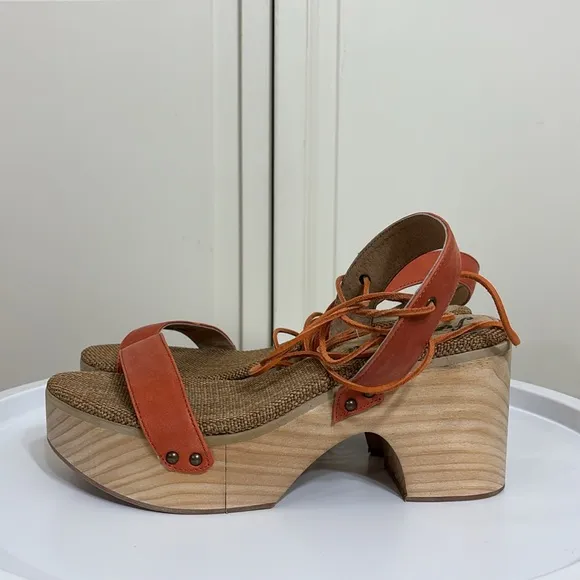 NWOT NEW Free People Aurora Wrap Clogs Size 9.5