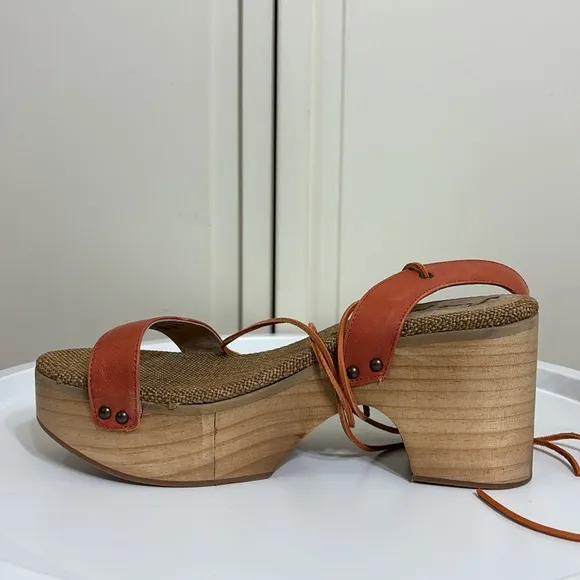 NWOT NEW Free People Aurora Wrap Clogs Size 9.5