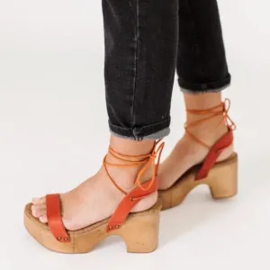 NWOT NEW Free People Aurora Wrap Clogs Size 9.5