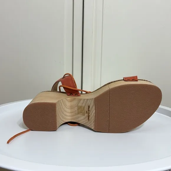NWOT NEW Free People Aurora Wrap Clogs Size 9.5