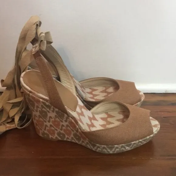 NWOT Theodora &amp; Callum by Stuart Weitzman ankle wrap platform wedge shoes 9
