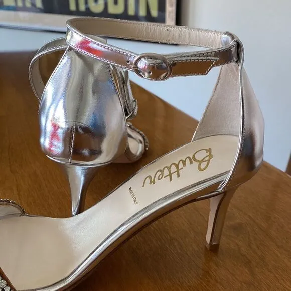 NWOT  Butter  heels