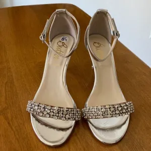 NWOT  Butter  heels