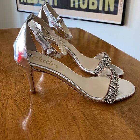 NWOT  Butter  heels