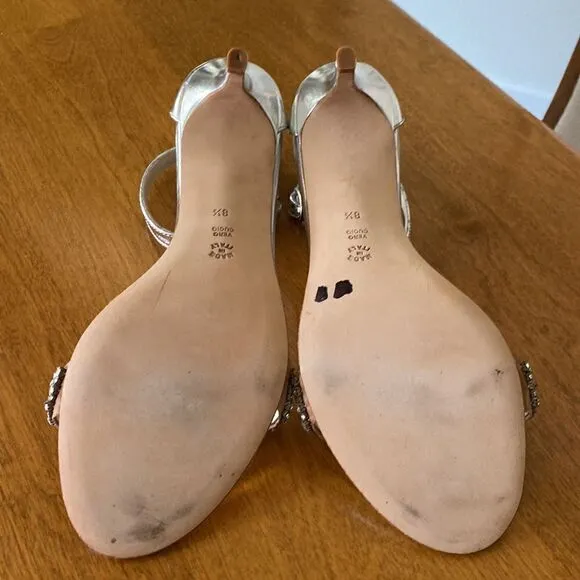 NWOT  Butter  heels