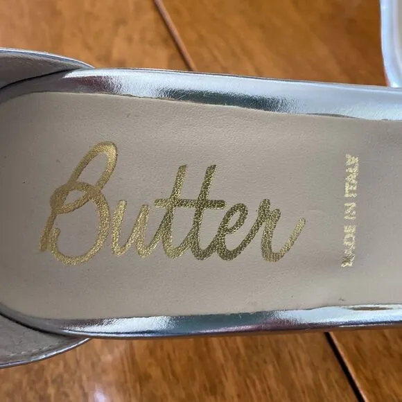 NWOT  Butter  heels