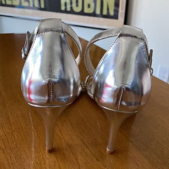 NWOT  Butter  heels