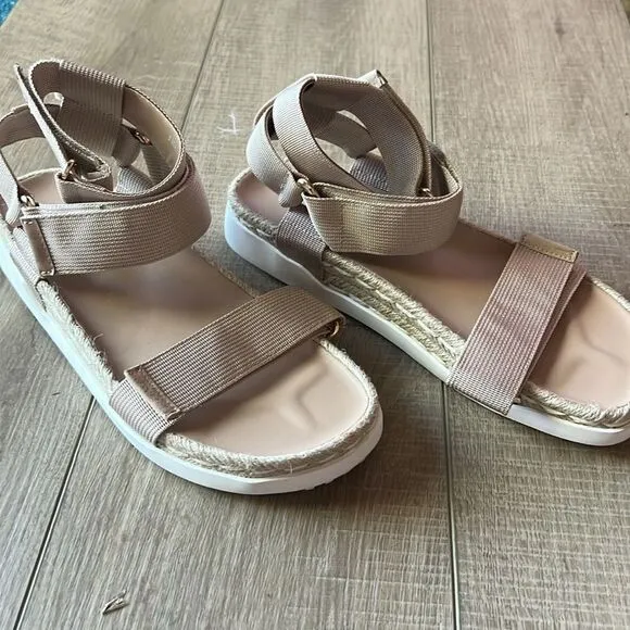 NWOT Silent D Anthropologie Trevor Gladiator Neutral Taupe Hook &amp; Loop Sandals