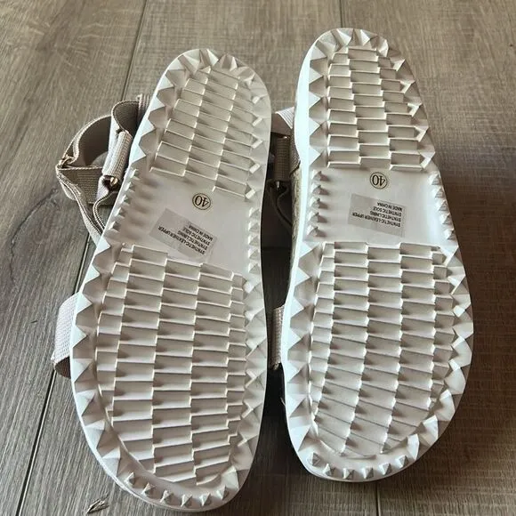 NWOT Silent D Anthropologie Trevor Gladiator Neutral Taupe Hook &amp; Loop Sandals