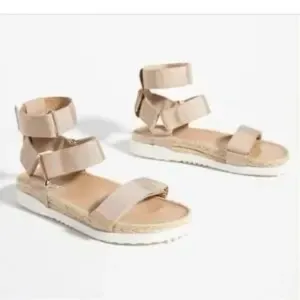 NWOT Silent D Anthropologie Trevor Gladiator Neutral Taupe Hook &amp; Loop Sandals