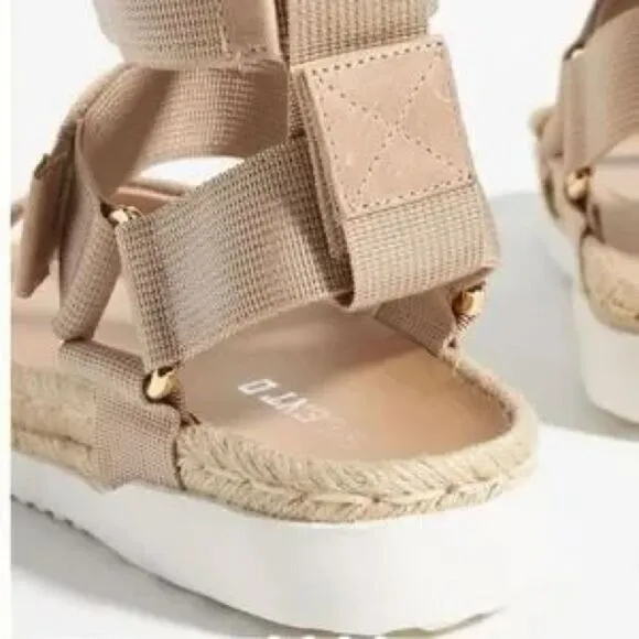 NWOT Silent D Anthropologie Trevor Gladiator Neutral Taupe Hook &amp; Loop Sandals