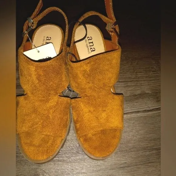 NWT A.N.A Womens Heeled Sandals Size 6