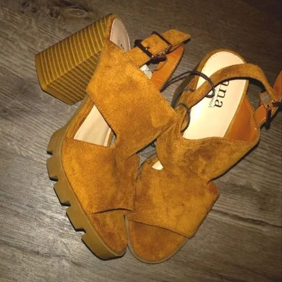 NWT A.N.A Womens Heeled Sandals Size 6