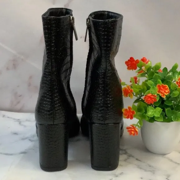 NWT Aquatalia Women's Weatherproof Boots Size 6N Made in Italy
