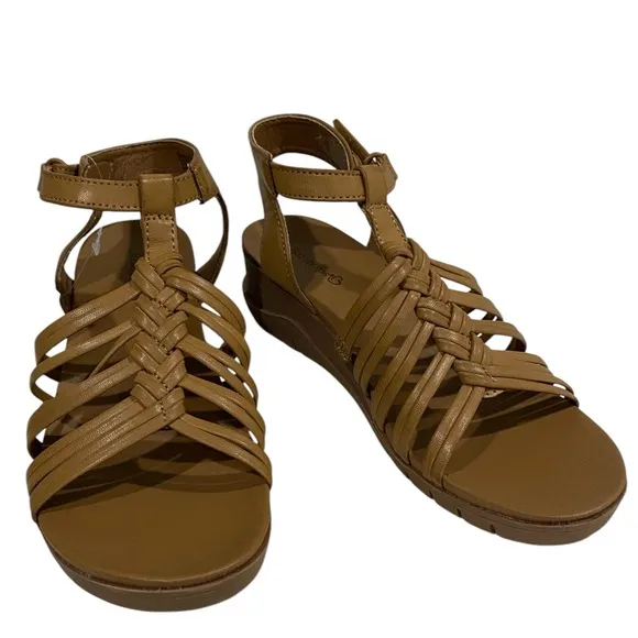 NWT BareTraps Jaime Wedge Sandals Size 8 1/2
