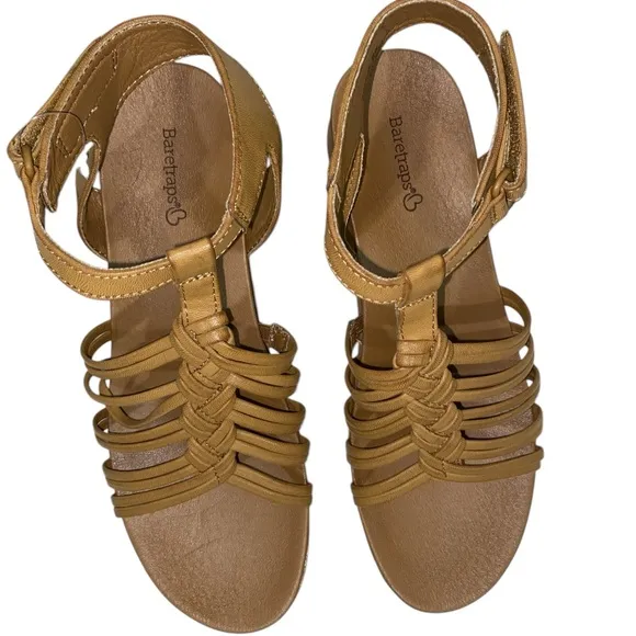 NWT BareTraps Jaime Wedge Sandals Size 8 1/2