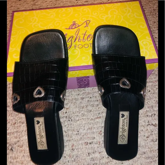 NWT BRIGHTON Black Yoko Crocodile Leather Sandals Slipnons