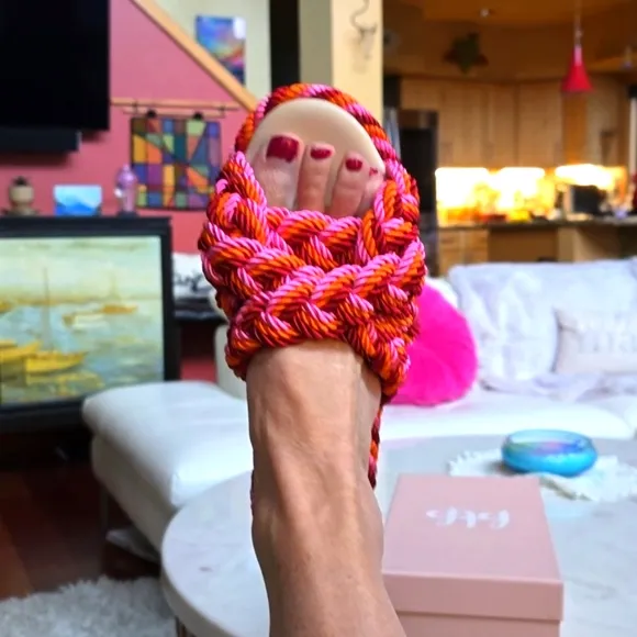 NWT Btb Los Angeles Penelope braid sandals in punch size 8