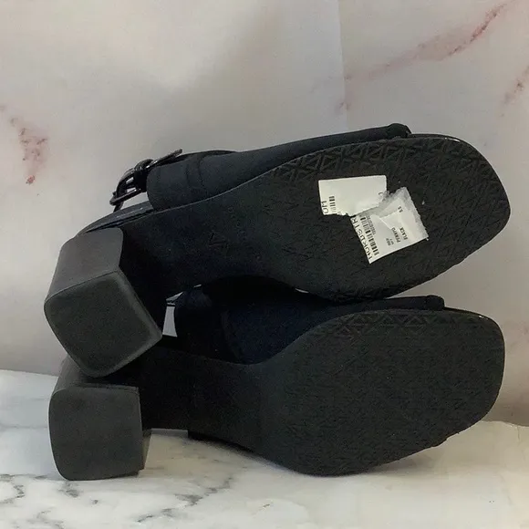 NWT Donald Pliner Penny High Heel Sandals Black Size 5.5