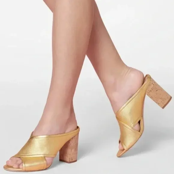 NWT Etienne Aigner Lido Cork Heel Sandal in Mettlic Gold Leather. Sz: 7
