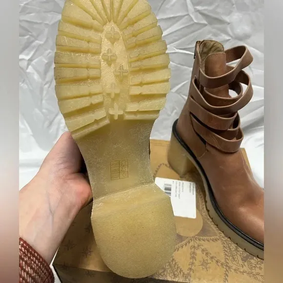NWT Free People Jesse Cutout Boot 39.5 / 9