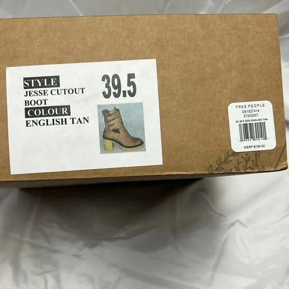 NWT Free People Jesse Cutout Boot 39.5 / 9