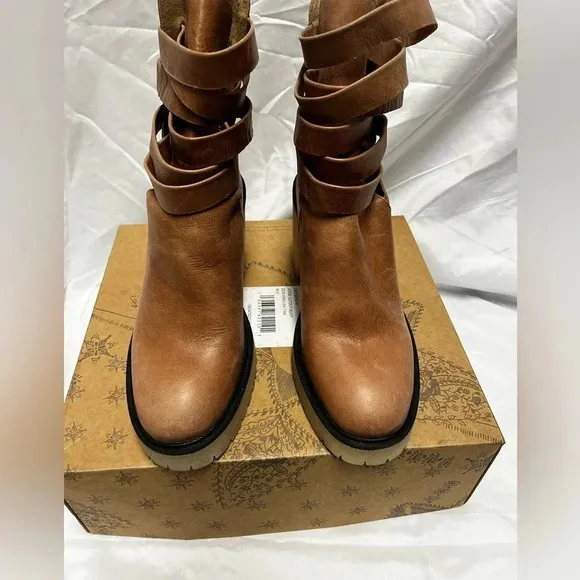 NWT Free People Jesse Cutout Boot 39.5 / 9