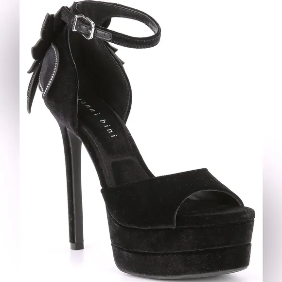 NWT Gianni Bini Karmello Velvet Flower Ankle StrapPlatform Dress Sandals 7.5