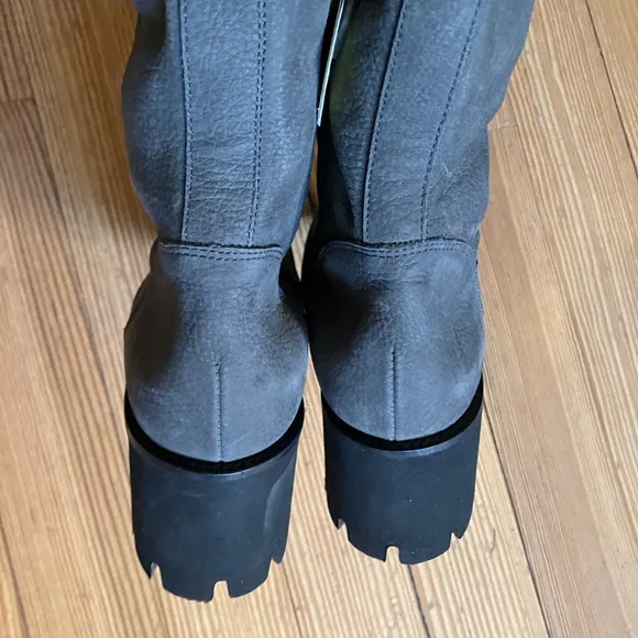 NWT Paul Green Newbury Bootie in Iron Grained Sz 9.