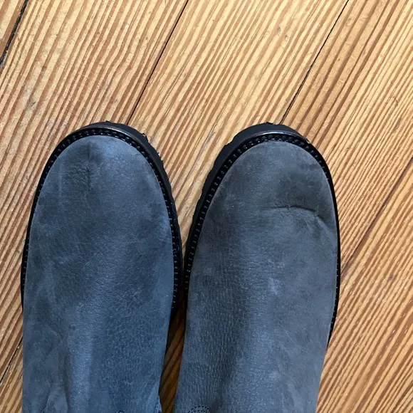 NWT Paul Green Newbury Bootie in Iron Grained Sz 9.