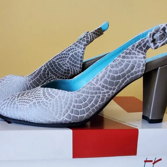 NWT Thierry Rabotin Heels 💙