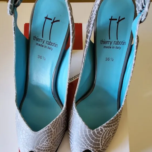 NWT Thierry Rabotin Heels 💙