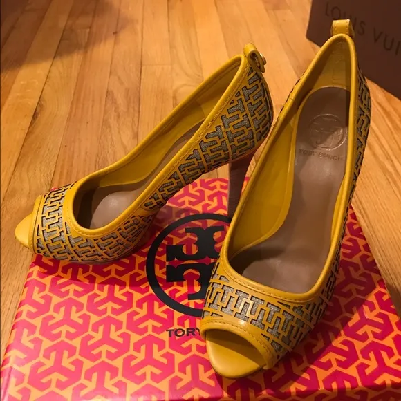 NWT Tory Burch Regan High Heel Peep-Toe