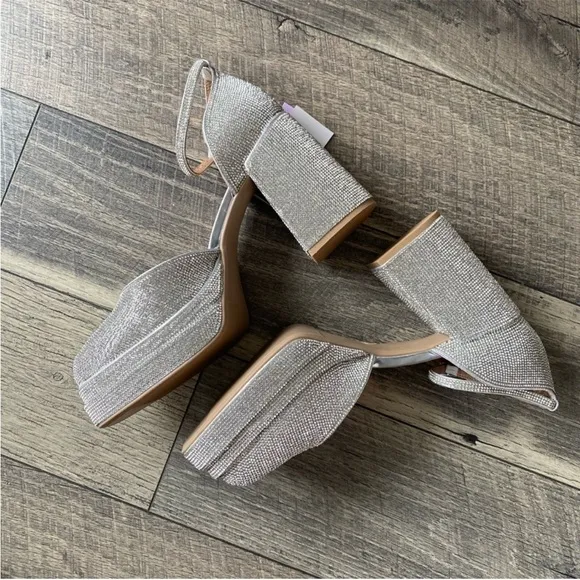 NWT Wild Fable Bianca Shoes Silver Sparkly Rhinestone Platform Heels Viral Sz 11