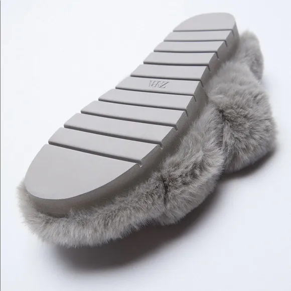 NWT. Zara Grey Fur Sandals. Size 6.