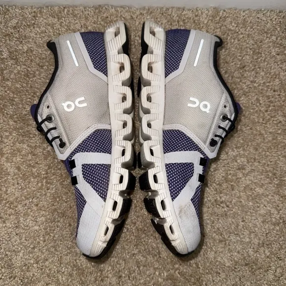 On cloud 5 Running Purple and Black Shoes