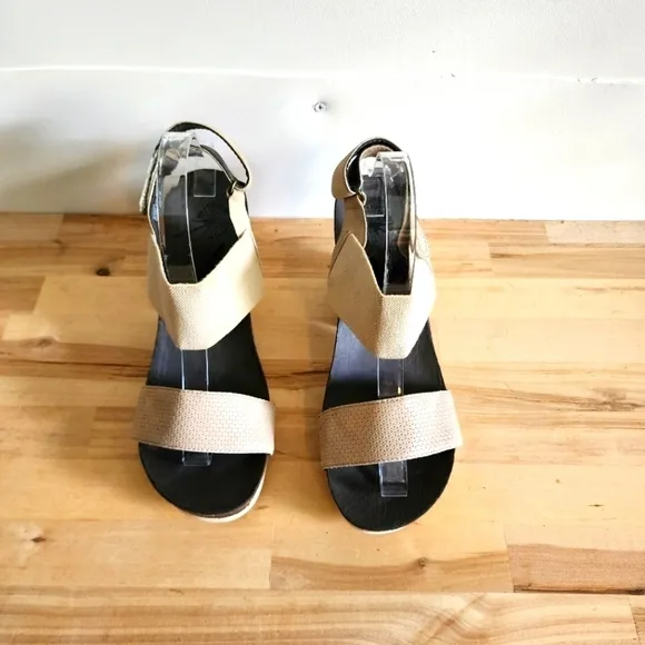 OTBT Duty Free Sandals (Size 10)