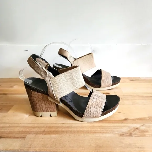 OTBT Duty Free Sandals (Size 10)