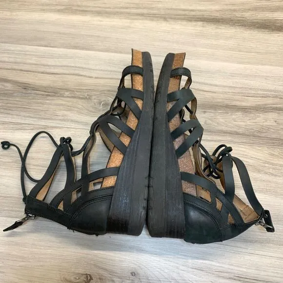 Otbt Sandals Womens 9.5M Escapade Wedge Gladiator Black Leather Back Zip Lace Up