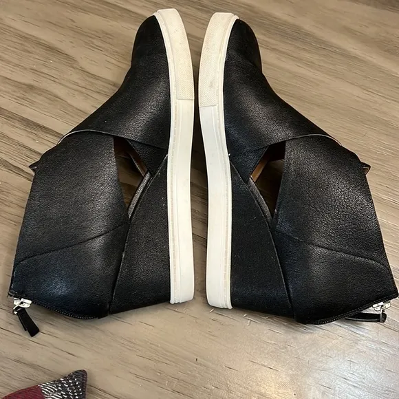 PAOLO BLACK WEDGE SANDALS 8