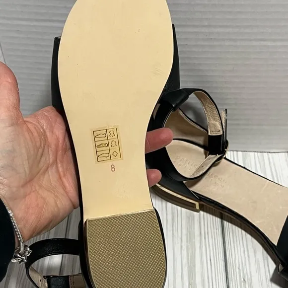 Patricia green black sandals low heel size 8