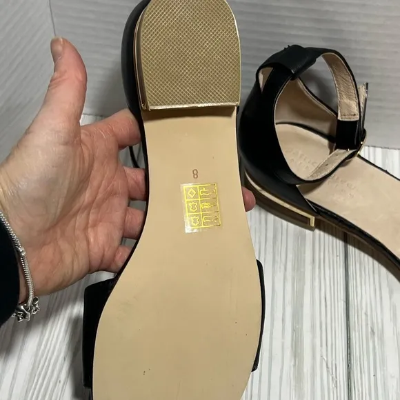 Patricia green black sandals low heel size 8